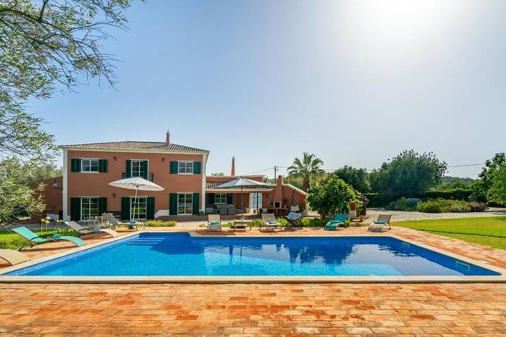 Villa für 8 Personen, mit Garten und Pool - 1