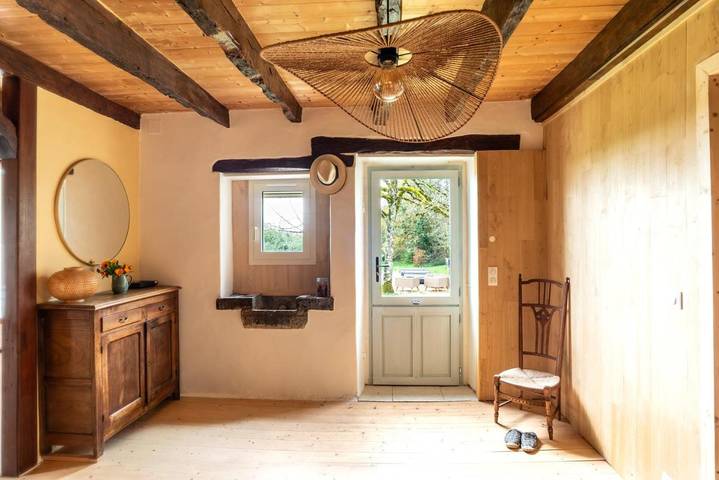 Location de vacances pour 7 personnes, avec vue ainsi que jardin et piscine à Martel - 2