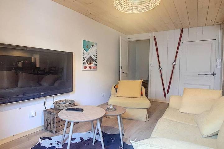 Location de vacances pour 7 personnes, avec jardin à Matemale - 2