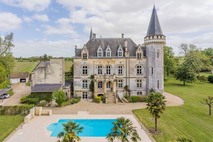 Gîte pour 20 personnes, avec Jardin à Blaye