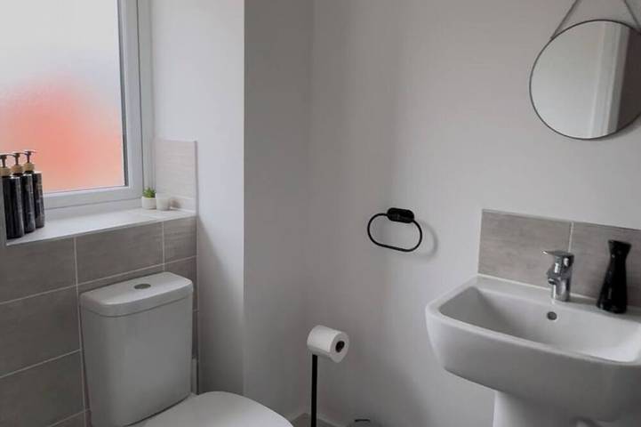Beautiful Private En-suite | Minutes to city centre in Stoke-on-Trent, Midlands