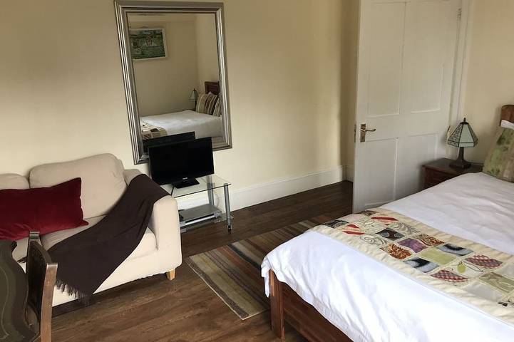 Ganze Wohnung, Obere Wohnung im denkmalgeschützten georgianischen Stadthaus im Süden von London in Lambeth, London