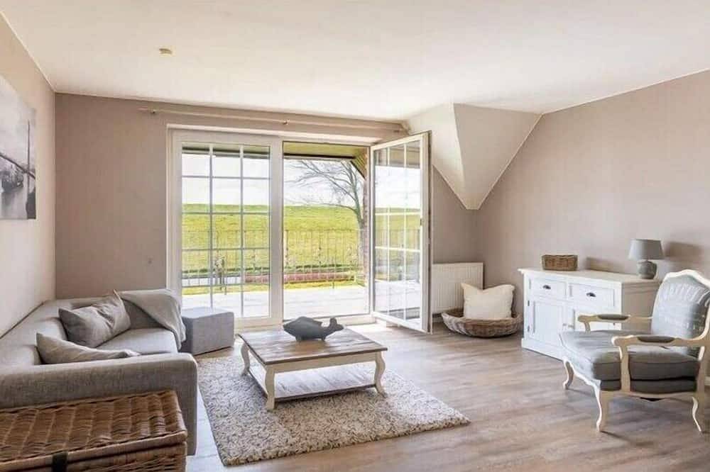 Traumurlaub unter Reet in Brunsbüttel, Nordseeküste