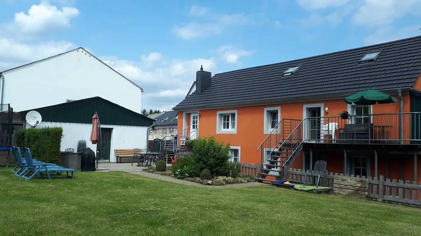Chalet für 14 Personen, mit Garten in der Eifel