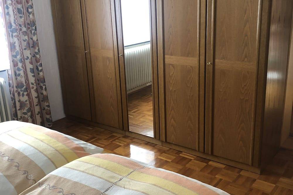 Entire apartment, Fewo \"reinhild\", Vermieter: Elfriede Kaminski, Geisenheim-marienthal in Geisenheim, Rheingau-Taunus-Kreis