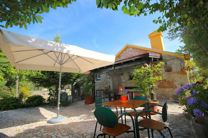 Location de vacances pour 4 personnes, avec balcon et jardin dans Vilar de Mouros