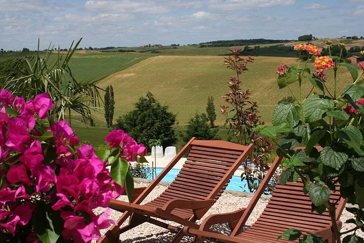 Gîte pour 11 personnes, avec piscine ainsi que jardin et terrasse dans Cazac