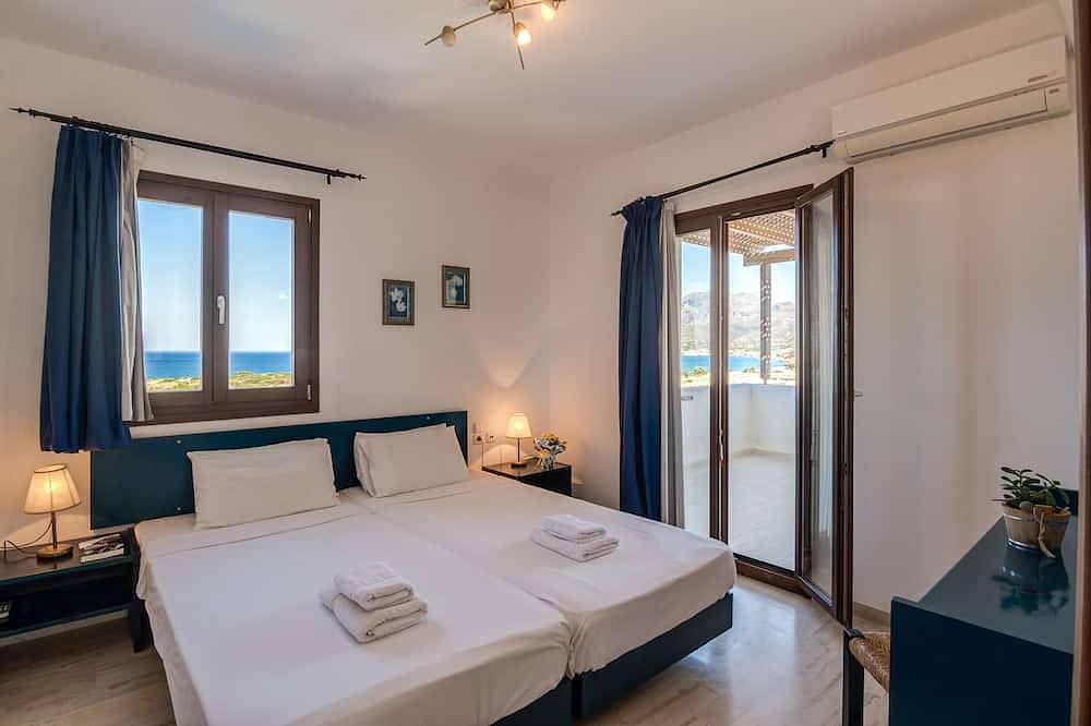 Aeolus Villa Makrigialos: privada 5 dormitorios, piscina, vistas al mar, Wifi in Makry Gialos, Sur de Creta