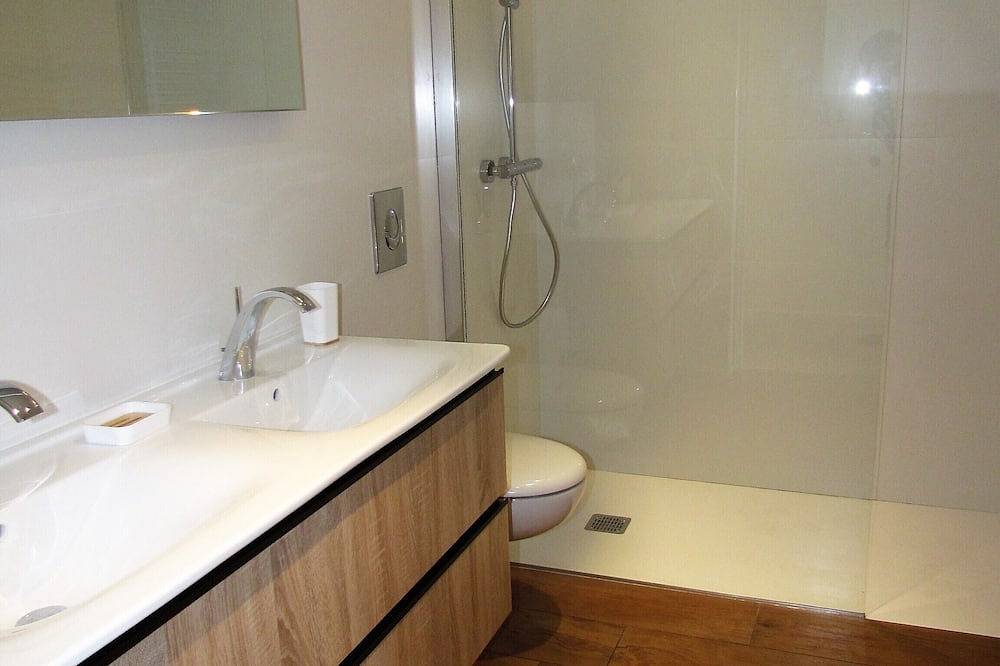 Apartamento entero, Magnífico nivel del jardín con piscina privada, sin vecinos, río a 300m. in Biot, Region de Cannes