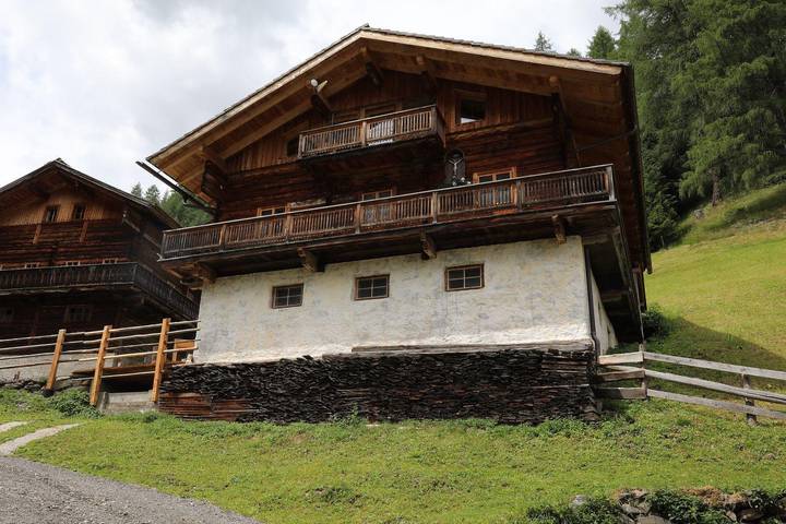 Refuge de montagne pour 8 personnes, avec Balcon et Terrasse ainsi que Jardin et Vue à Cortina d'Ampezzo