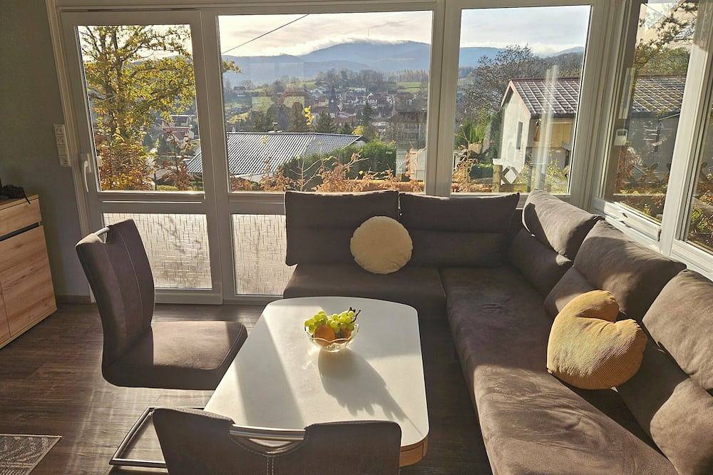 Modernes Ferienhaus bei Bad Tabarz mit Terrasse und Panoramablick zum Inselsberg in Schmerbach, Waltershausen