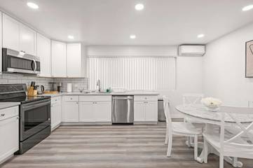 Vacation Rental for 4 Guests in Altadena, Los Angeles County, Picture 4