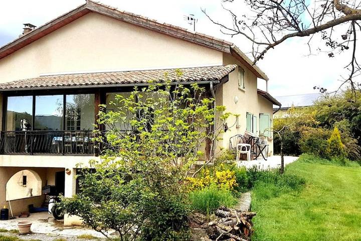 Location de vacances pour 10 personnes, avec Balcon et Terrasse ainsi que Jardin et Vue à Le Brusquet