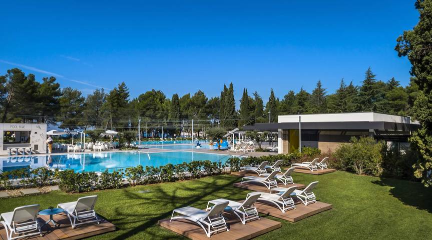 Camping für 4 Personen, mit Terrasse und Pool in Istrien - 2
