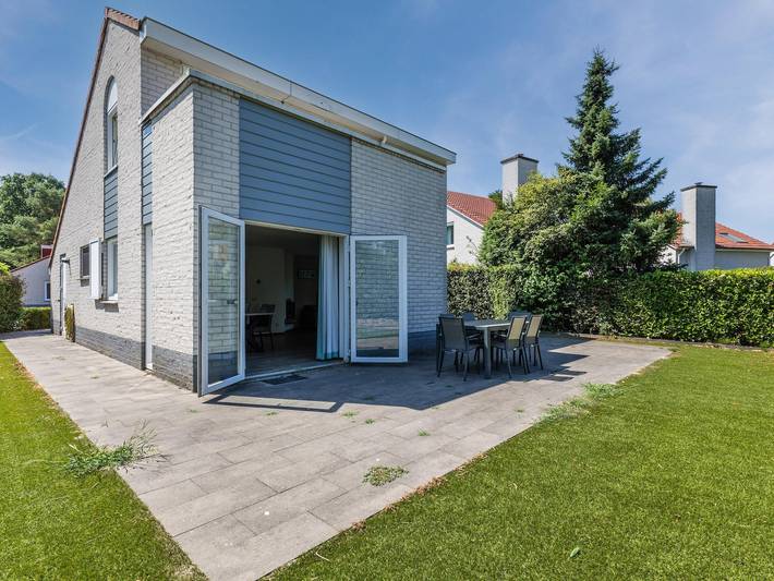 Vakantiehuis voor 6 personen, with Terras and Tuin as well as Zwembad in Arcen