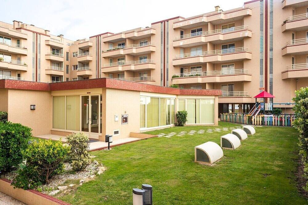 Apartamento inteiro, Oceanview First Line with 2 Pools 2 in Furadouro, Ovar
