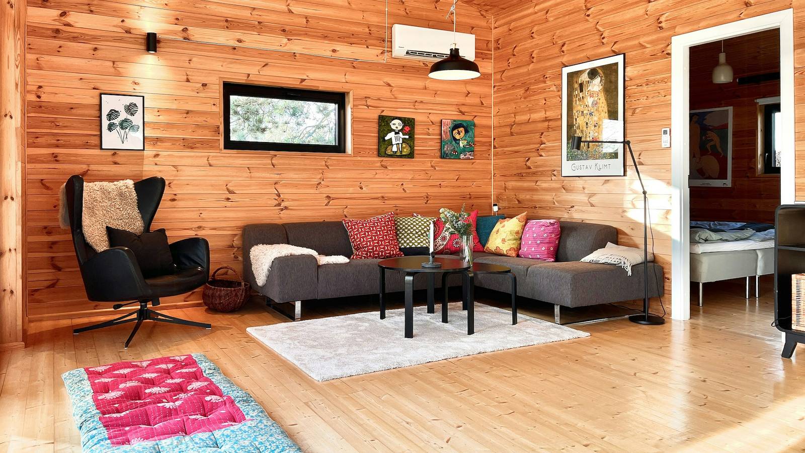 Architect-designed holiday home by Isefjord in Kirke Hyllinge, Northeastseeland