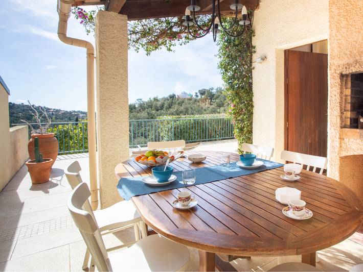 Location de vacances pour 8 personnes, avec terrasse ainsi que bassin pour enfant et jardin à La Londe-les-Maures - 3