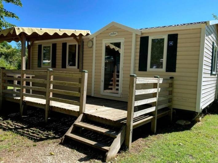 Location de vacances pour 6 personnes, avec terrasse à Athée