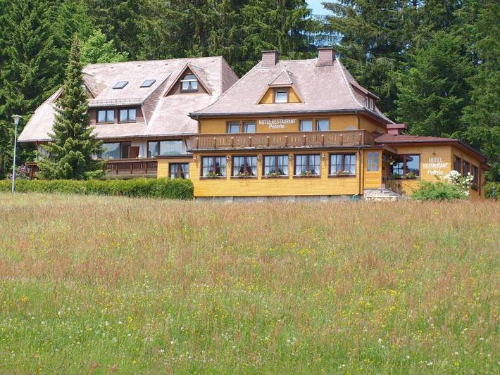 Hôtel, avec Balcon et Terrasse ainsi que Jardin et Sauna