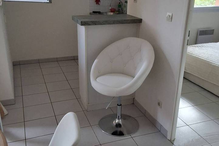 Ganze Wohnung, Charming 1-bedroom apartment in Tournefeuille with a terrace, pool, and tennis court in Tournefeuille, Umgebung Toulouse