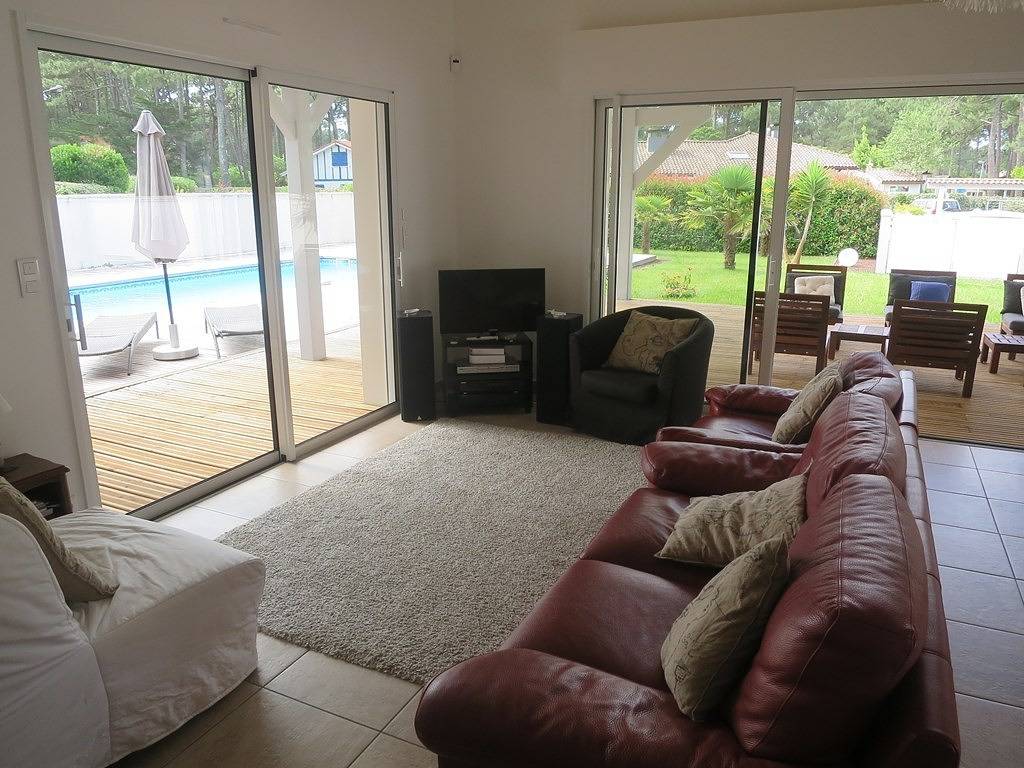 Appartement de vacances entier, 57 Mésanges - Agréable villa spacieuse avec piscine in Biscarrosse Plage, Biscarrosse