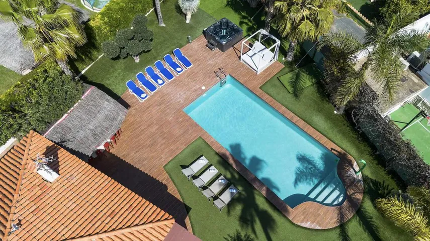 Casa de vacaciones para 14 personas, con jardín además de jacuzzi y piscina - 1