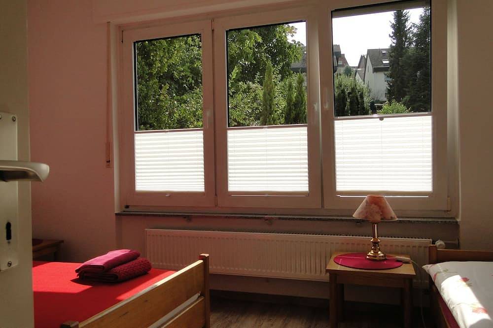 Ganze Wohnung, Ruhige Lage, nahe Koblenz, Rheintal, Moseltal und Lahntal in Vallendar, Osteifel