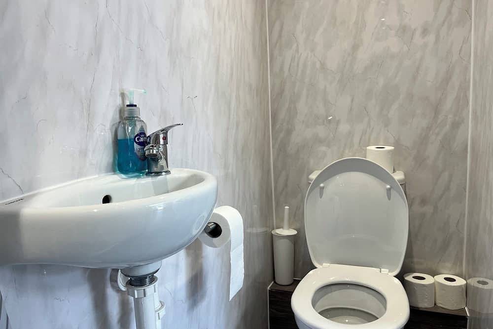Entire apartment, Comfy Apartment - 12 Mins from Gatwick in Crawley, West Sussex
