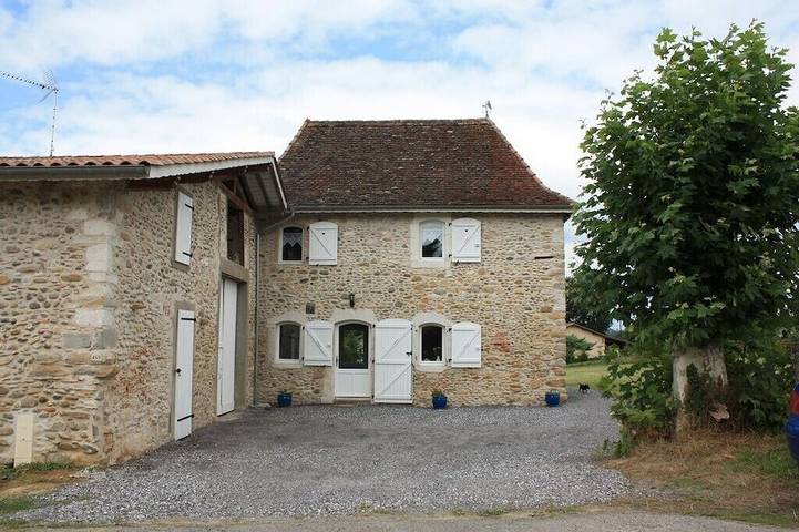 Gîte pour 6 personnes, avec jardin, animaux acceptés à Castagnède