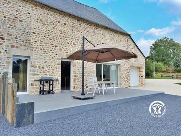 Gîte pour 4 personnes, avec jardin dans Crennes-sur-Fraubée