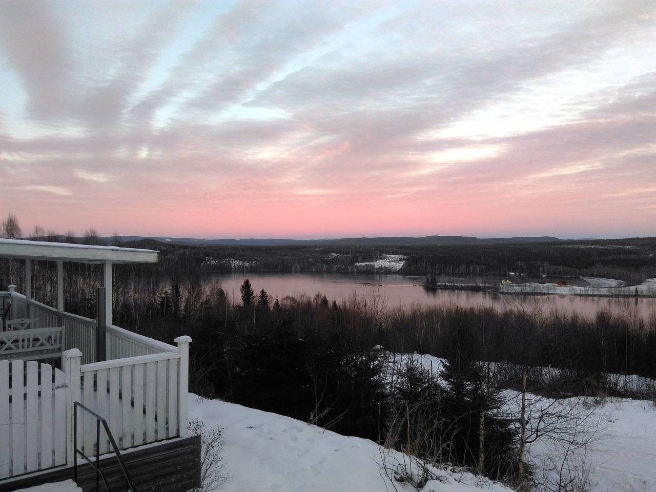 Tolles Ferienhaus in Sunne mit Großer Terrasse in Gräsmark, Värmland