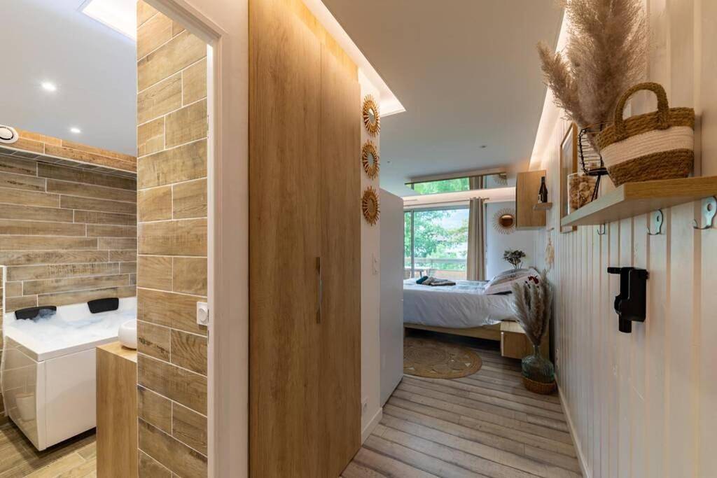 Appartement entier, Le Quintessence: Balnéo & Luminothérapie + parking in Voiron, Isère