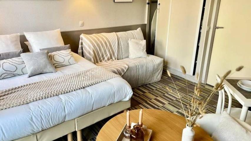 Gîte pour 4 personnes, avec balcon dans Parc des Expositions (Paris)