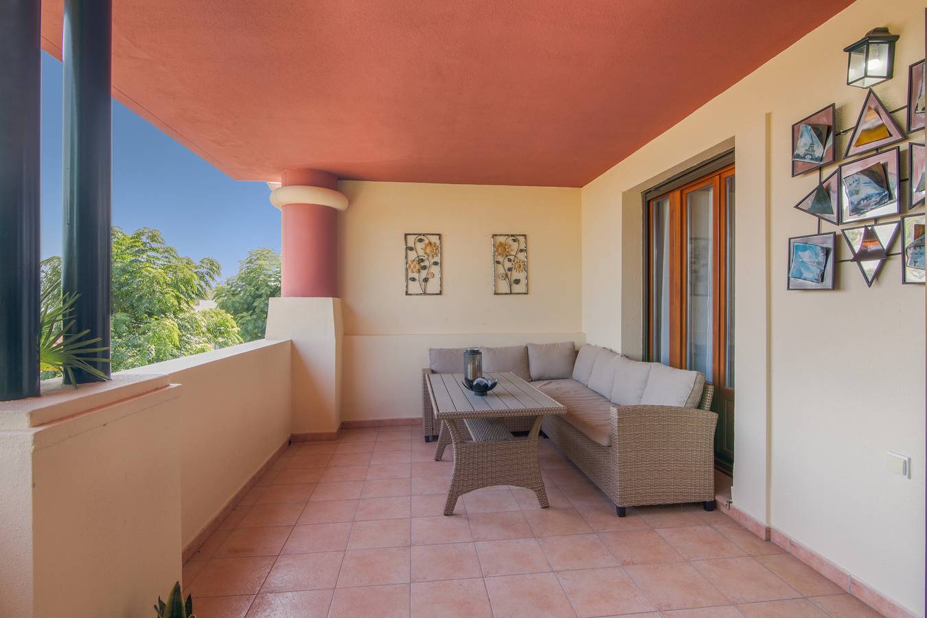 Entire apartment, Apartment 'Saadia Golf and Beach' with Shared Pool, Wi-Fi and Air Conditioning in Urbanizacion Costa Esuri, Ayamonte