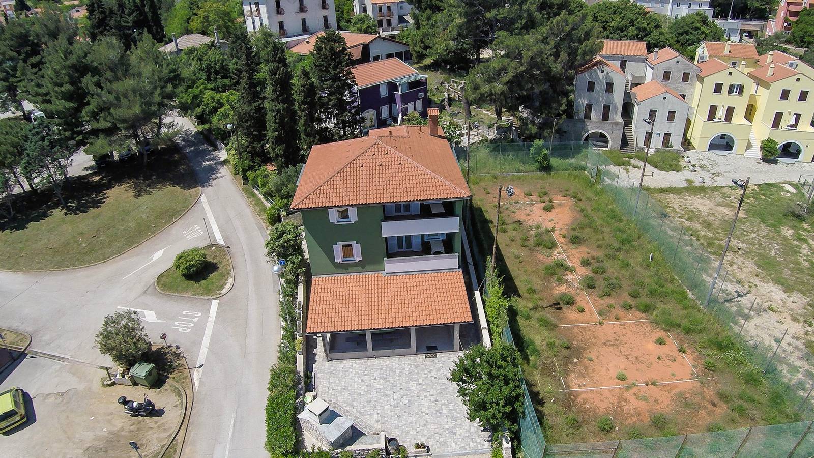 Soba s balkonom i pogledom na more Nerezine (Lošinj) S-11815-a in Nerezine, Lošinj (Kvarnerski zaljev)