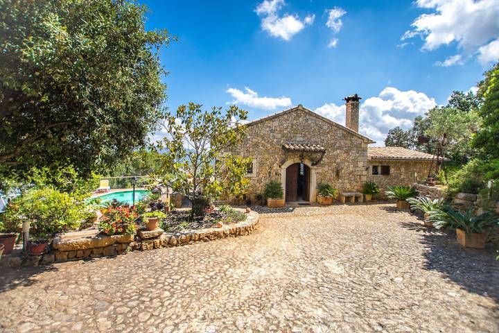 Villa 'Sa Garriga De Can Barratot' com vista para a montanha, Wi-Fi e ar condicionado in Selva (Espanha), Maiorca Centro