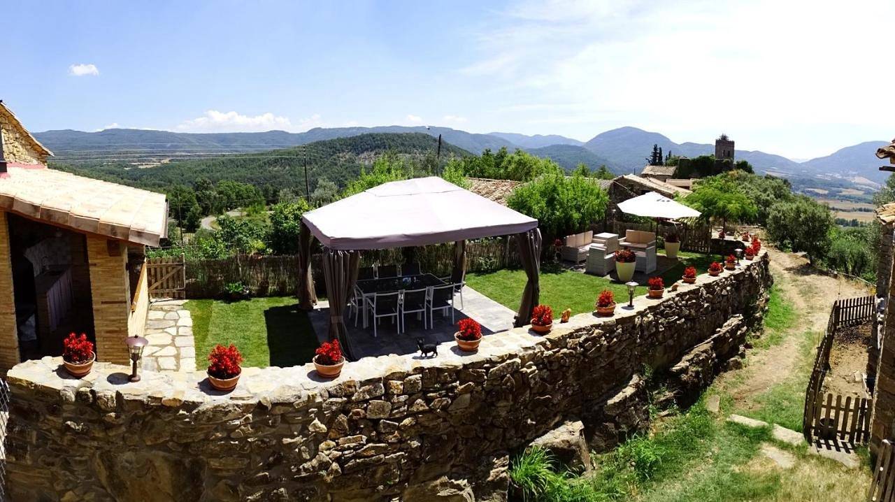 Four-Bedroom House in Morillo de Monclus, La Fueva