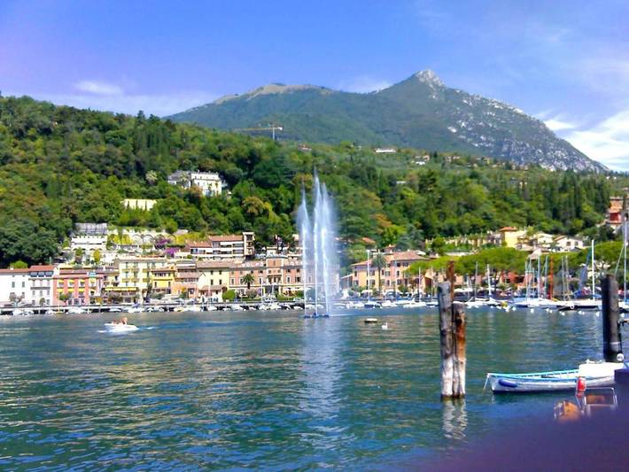 Appartamento per 2 persone, con giardino e panorama in Toscolano-Maderno