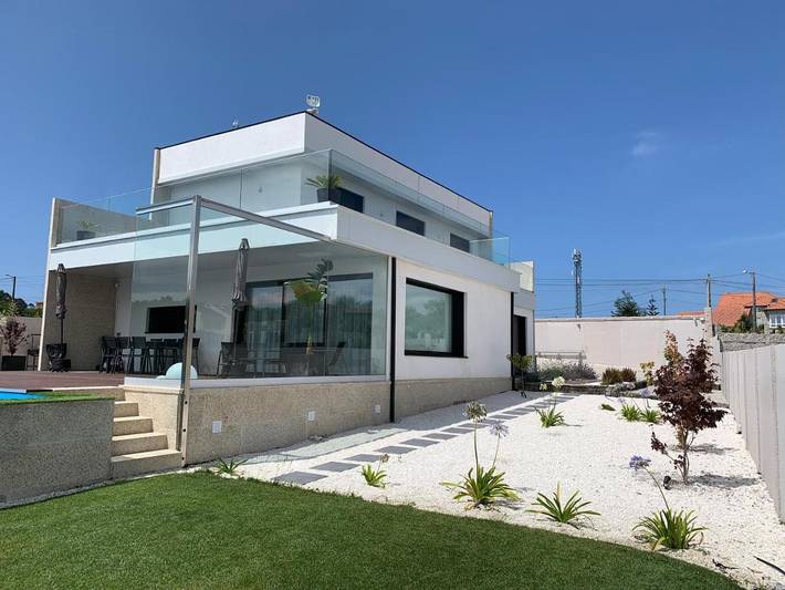 Location de vacances pour 8 personnes, avec piscine ainsi que jardin et vue à O Grove - 3