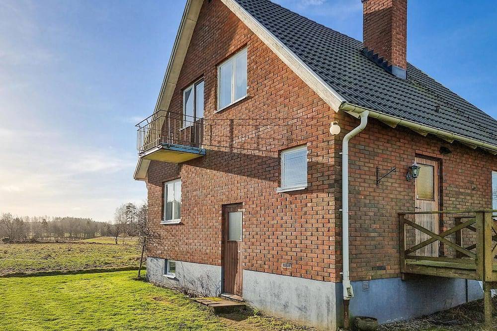 Schönes Haus mit 3 Schlafzimmern in. in Smeviken, Bullarebygden