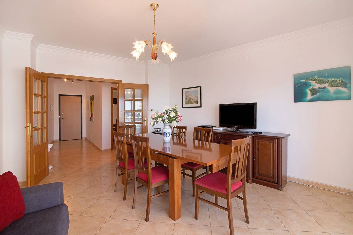 Entire apartment, Apartment 'Quarteira Beach Iii' with Balcony, Wi-Fi and Air Conditioning in Quarteira, Faro District