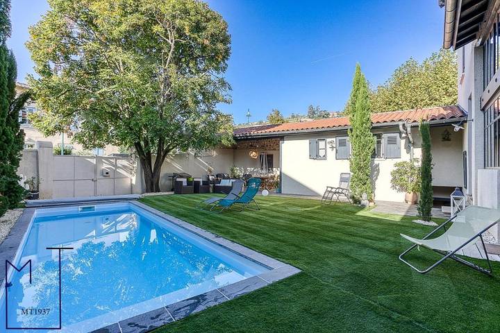 Maison d’hôte pour 2 personnes, avec Terrasse et Jardin ainsi que Piscine et Vue