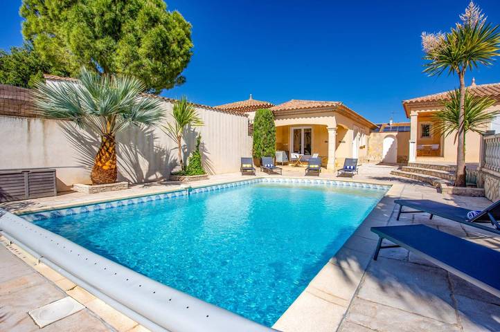 Location de vacances pour 8 personnes, avec jardin à Pinet (homonymie) - 2