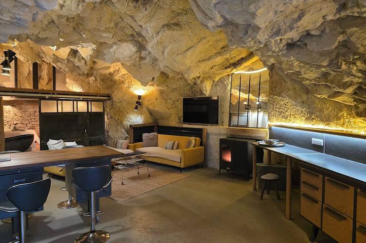 Location de vacances pour 4 personnes, avec jardin ainsi que terrasse et jacuzzi à Noyers-sur-Cher