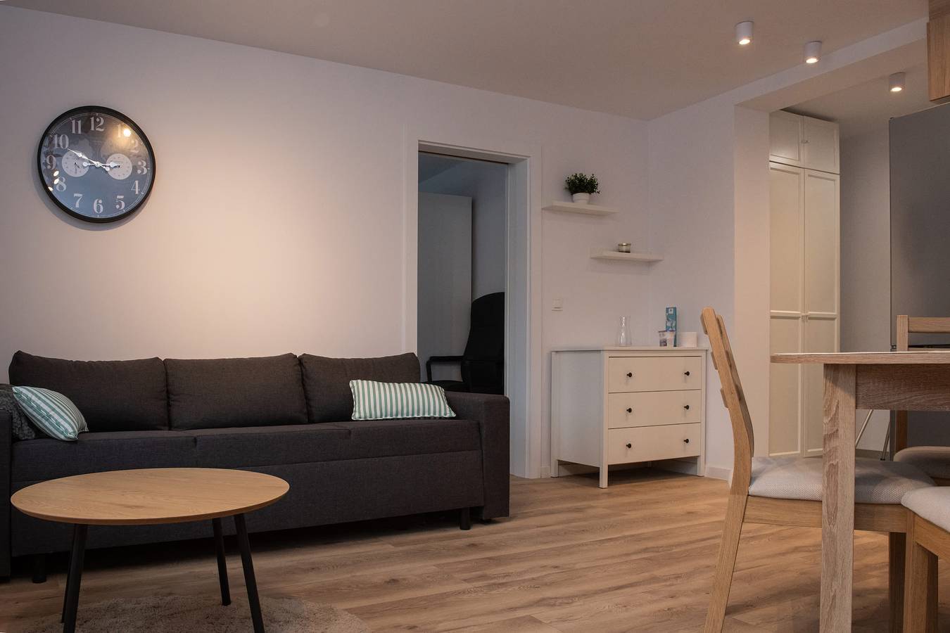 Ganze Wohnung, Secluded Apartment | Terrace | Desk & Parking in Ostrowo, powiat ostrowski
