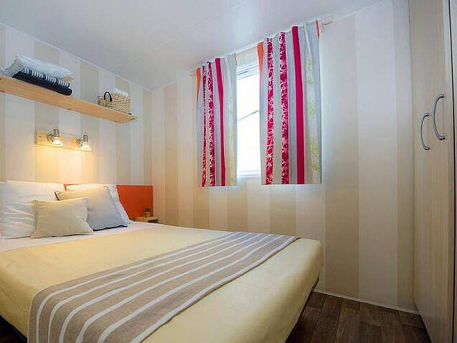 Camping Marvilla Parks - Les Pommiers du Mont Saint Michel - Bungalow 6 personen - Mobilheim | Comfort | 2 Zi. | 4/6 Pers. | Erhöhte Terrasse | Klimaanlage | Tv in Beauvoir, Mont-Saint-Michel-Bucht