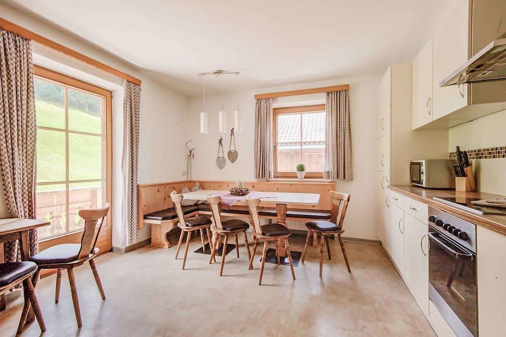Ganze Wohnung, Wohnung in Hainzenberg am Skilift in Hainzenberg, Zillertaler Alpen
