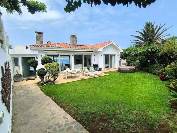 Apartamento para 6 personas, con Balcón y Jacuzzi además de Jardín y Sauna en Los Realejos