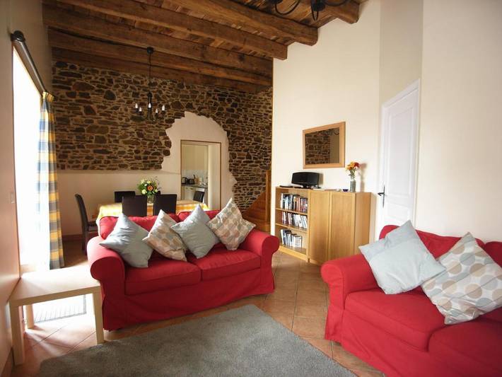 Location de vacances pour 2 personnes, avec piscine et jardin à Les Champs-Géraux